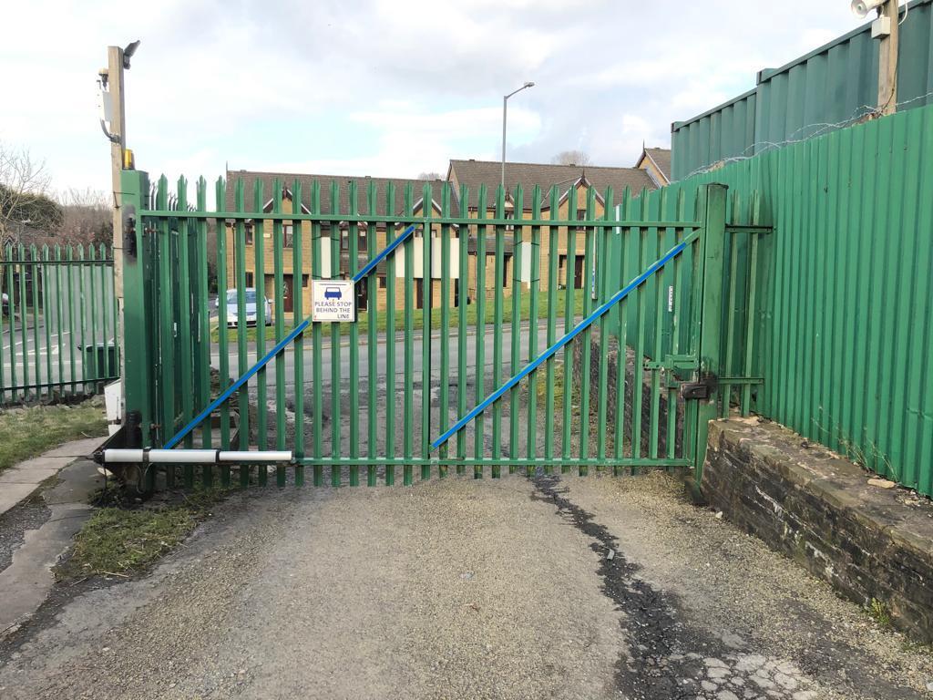 Holme Lane, Rawtenstall, Rossendale, BB4 6JB Property £900 pcm (£208 pw)