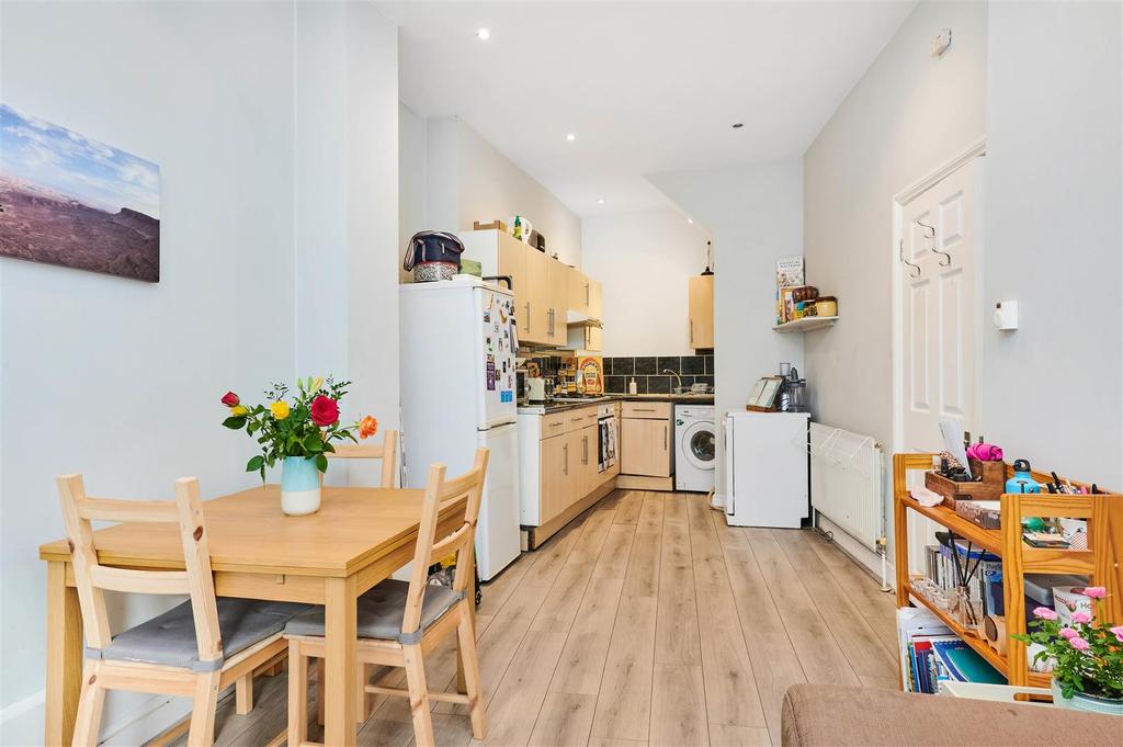 West Hill, Wandsworth 1 bed flat £400,000