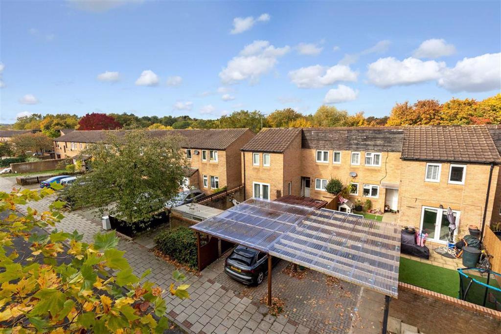 Downs Barn Boulevard, Downs Barn, Milton Keynes 2 bed end of terrace