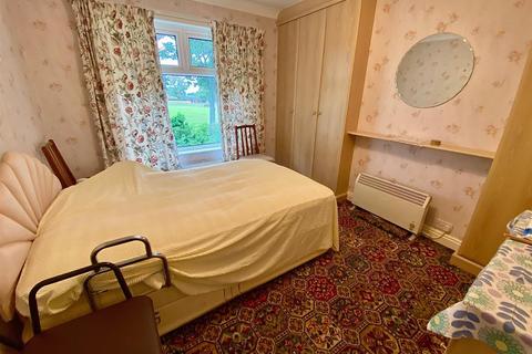 16 Castle Mount, Thornhill, Dewsbury, WF12 0DN