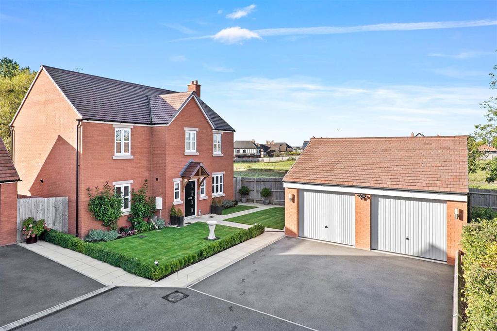 Maybush Gardens, Badsey, Evesham 4 bed detached house £625,000
