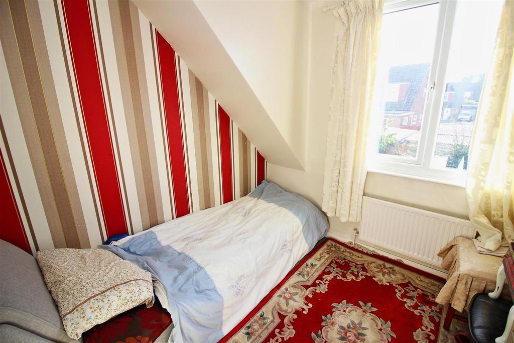 Bed3.JPG