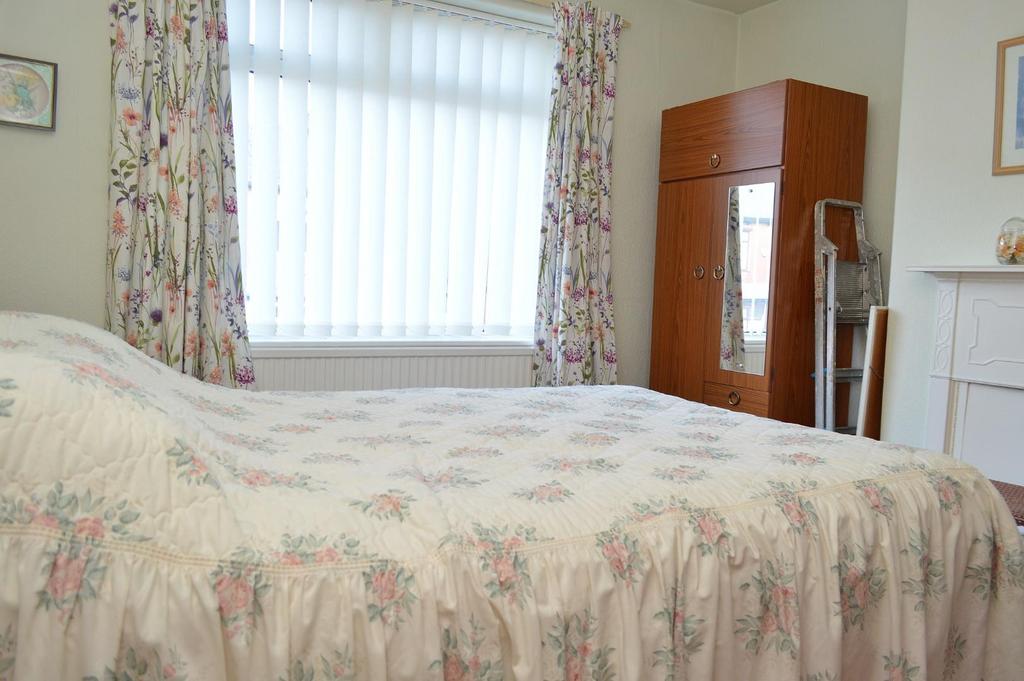 Bed 1.JPG