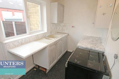 3 Barraclough Square, Bradford, BD12 8NQ