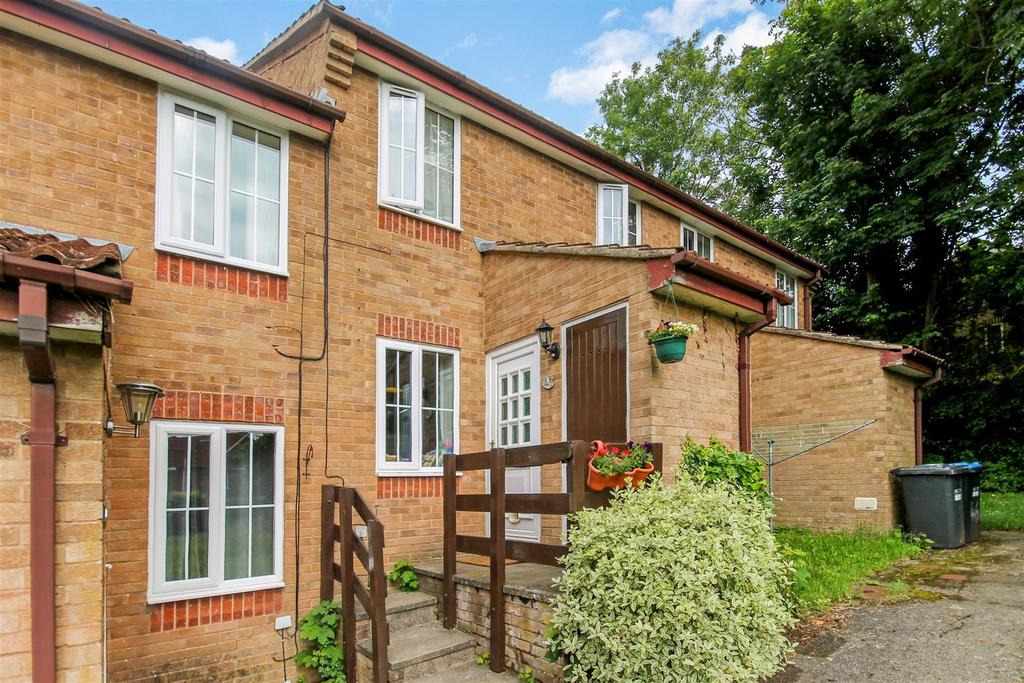 Colwell Gardens, Haywards Heath... 1 bed apartment £950 pcm (£219 pw)