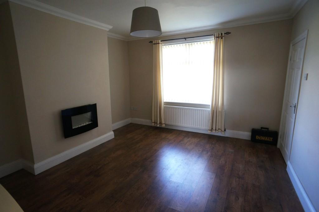 Clavering Place, Annfield Plain 3 bed end of terrace house £450 pcm