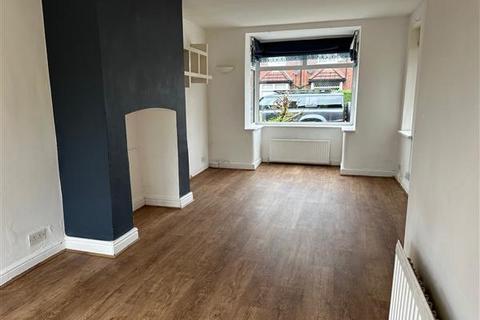 2 bedroom semi-detached house to rent, Bradshaw Fold Avenue, New Moston, Manchester