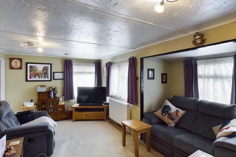 2 bedroom park home for sale, Burway Crescent, Penton Park, Chertsey, Surrey, KT16