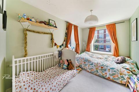 Flat 9, Shakespeare House Lyme Grove, London, E9 6PX