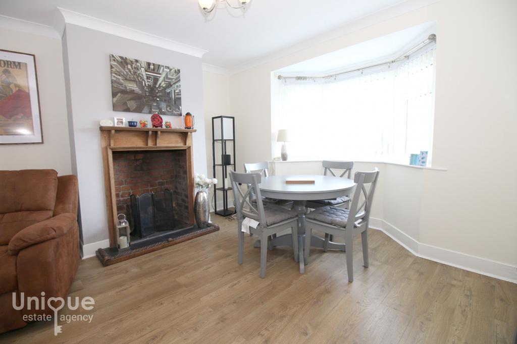 Neville Drive, ThorntonCleveleys, FY5 2 bed semidetached house £149,950