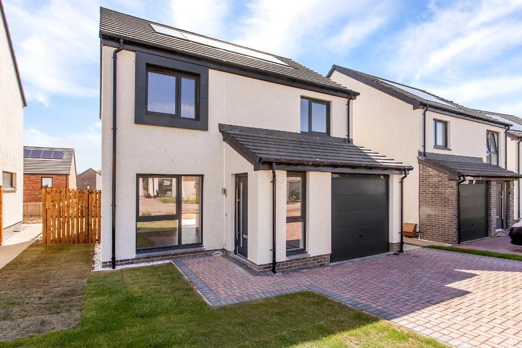 Branshill Road, Sauchie, Clackmannanshire, FK10 3 bed detached house