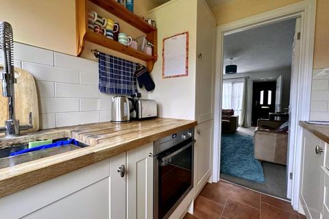 1b Addison Square, Ringwood, BH24 1NY