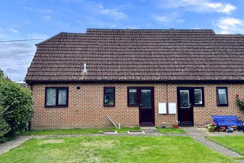 1b Addison Square, Ringwood, BH24 1NY