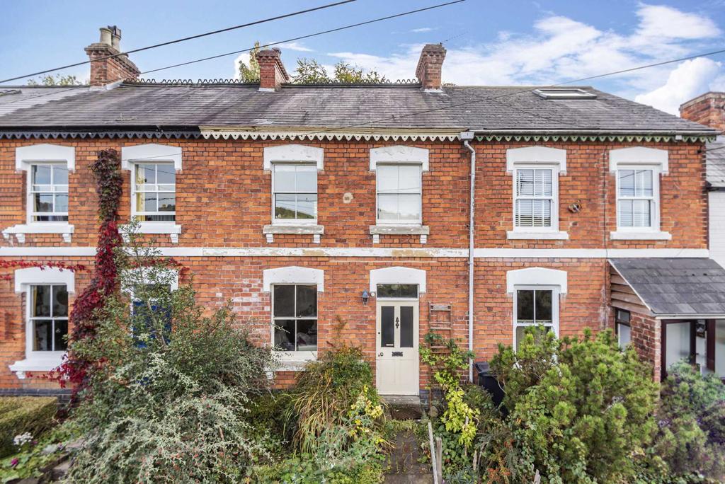 Victoria Road, 2 bed terraced house for sale £285,000