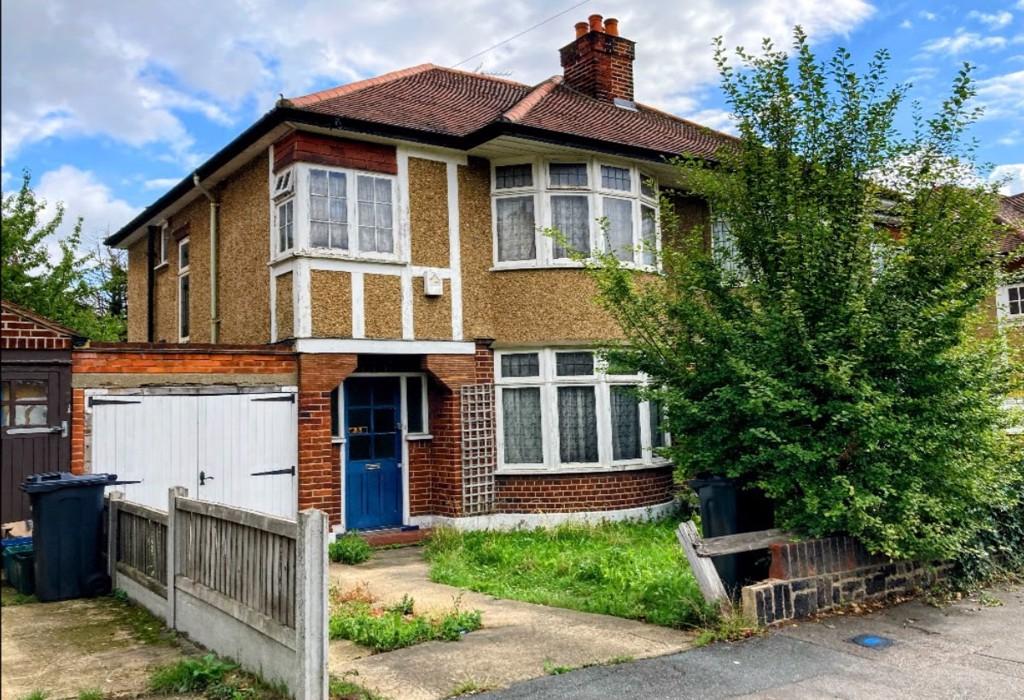 St. Barnabas Road, Woodford Green, Essex 3 bed semidetached house for