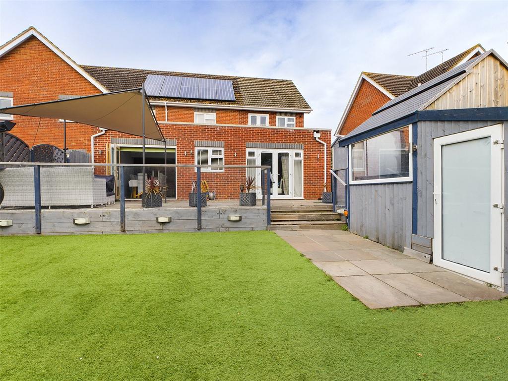 Wharfdale Way, Bridgend, Stonehouse, Gloucestershire, GL10 7 bed semi