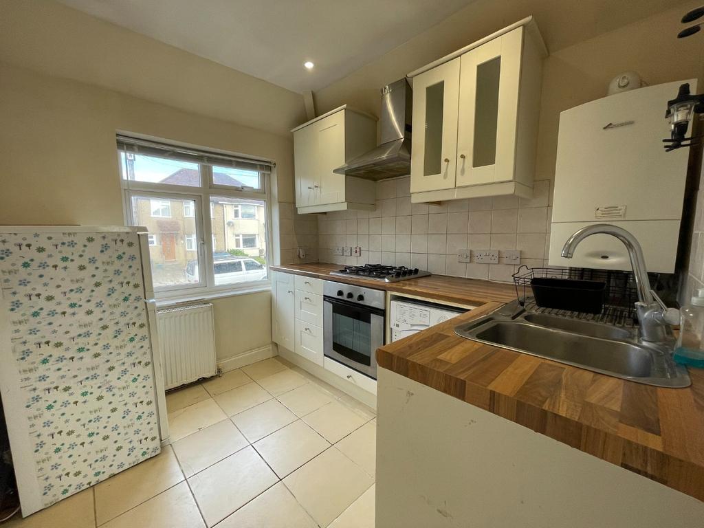 Deaconsfield Road, Hemel Hempstead... 1 bed £995 pcm (£230 pw)