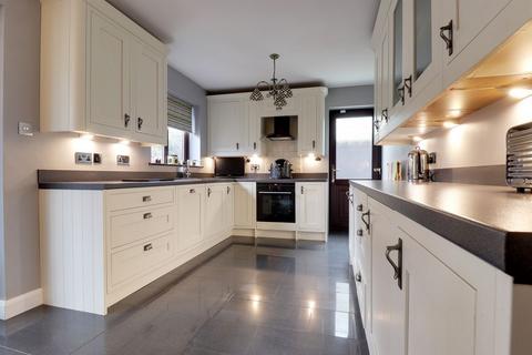 6 Lyndhurst Close, Norton, Doncaster, DN6 9PY