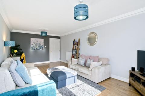 7/9 Powderhall Brae, Edinburgh, EH7 4GE