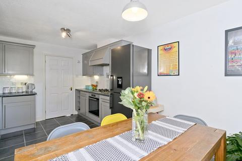 7/9 Powderhall Brae, Edinburgh, EH7 4GE