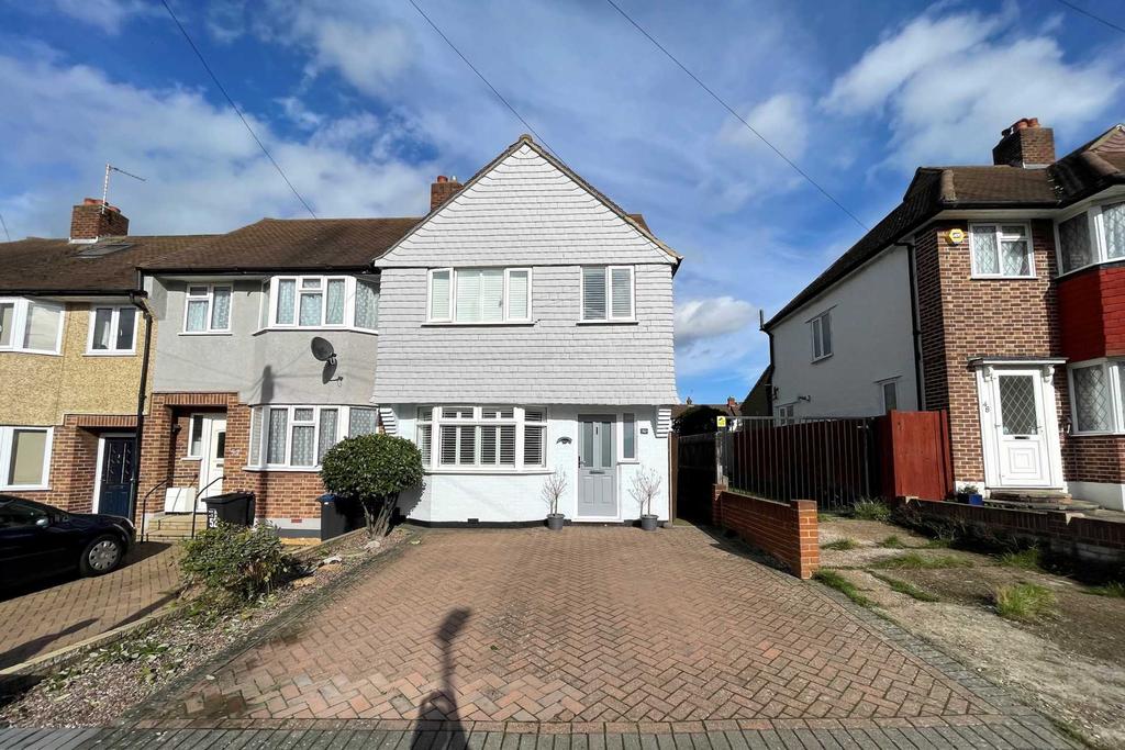 Kingsbridge Road, Morden 4 bed end of terrace house for sale £600,000
