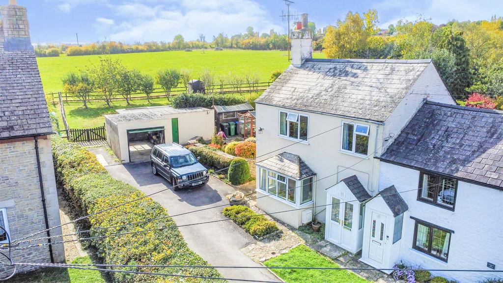 Common Hill, Cricklade, Swindon 3 bed cottage for sale £375,000