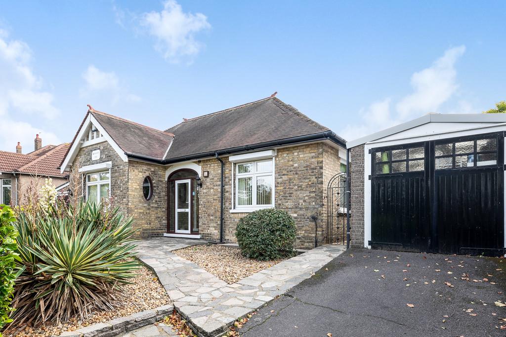 Glenlea Road, Eltham Park SE9 4 bed detached bungalow £975,000
