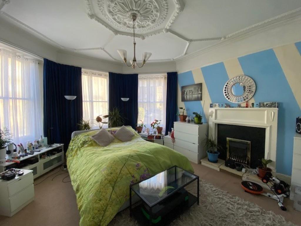 Atlantic Road, WestonsuperMare 2 bed apartment for sale £165,000