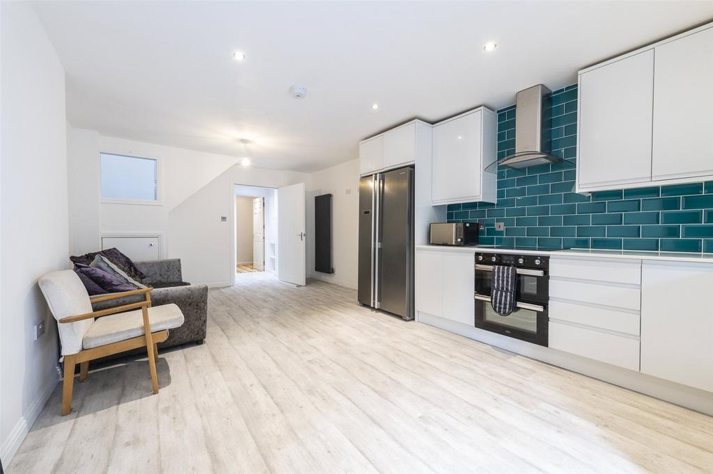Lounge/Kitchen Alt