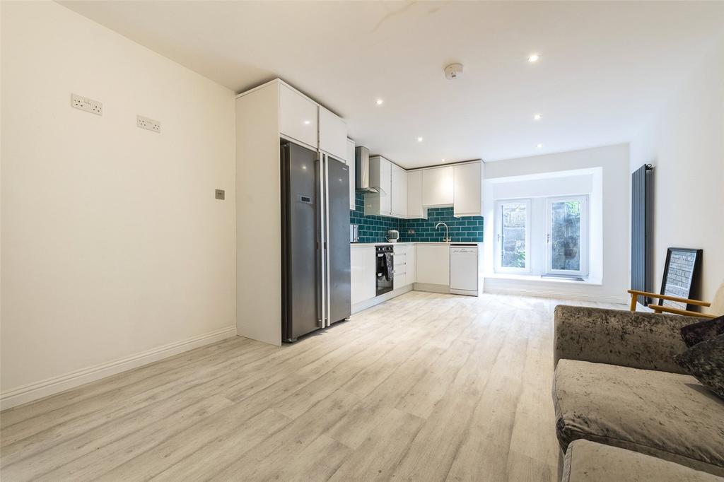 Lounge / Kitchen