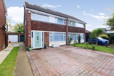 4 bedroom semi-detached house for sale - Newton Close, Langley