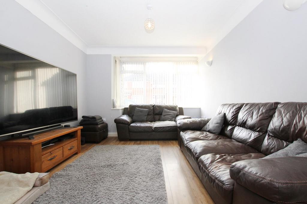 Irwin Road, St Helens, WA9 3 bed semidetached house £170,000