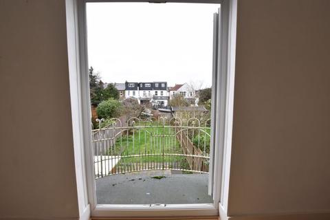 105 Chestnut Grove, New Malden, KT3 3JT