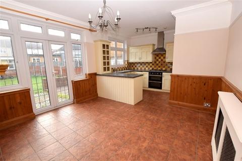 3 bedroom house to rent - The Drive, Barking