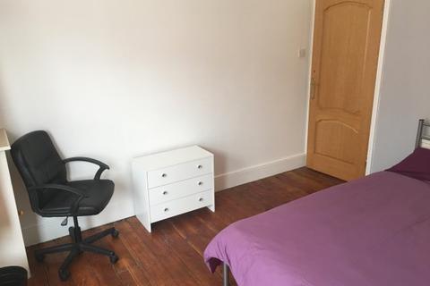 4 bedroom house share to rent - Hook Road
