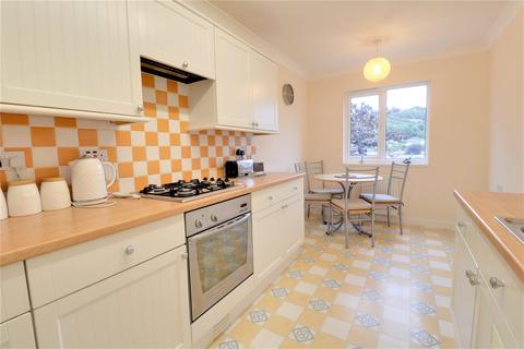 2 bedroom apartment for sale - Woodside Place, Cairn Road, Ilfracombe, Devon, EX34