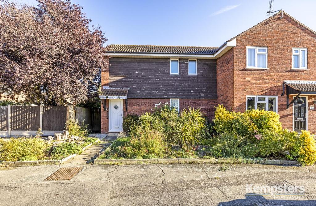 Churchill Road, Thurrock Park, Grays 2 bed semidetached house £325,000