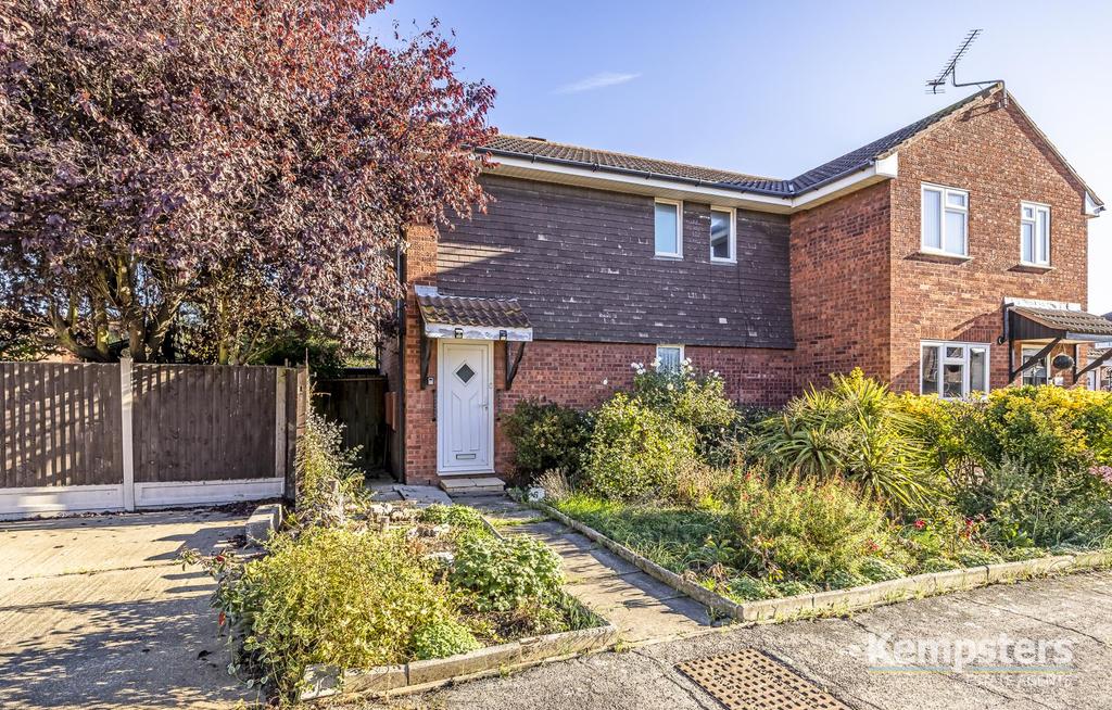Churchill Road, Thurrock Park, Grays 2 bed semidetached house £325,000