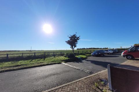 15 Axtane, Southfleet, Gravesend, DA13 9NB