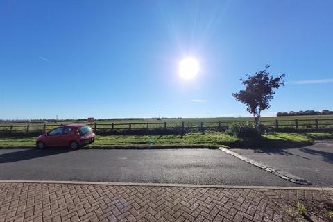 15 Axtane, Southfleet, Gravesend, DA13 9NB