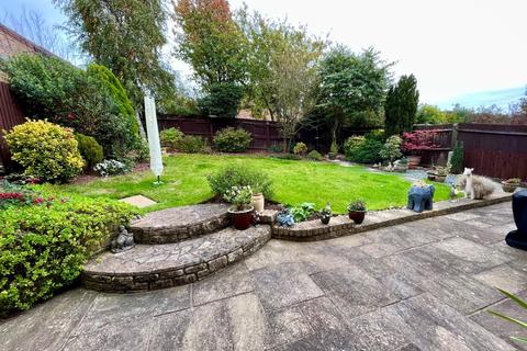 40 Lantern Close, Berkeley, GL13 9DE