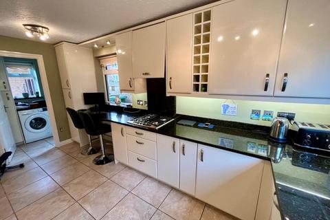 40 Lantern Close, Berkeley, GL13 9DE