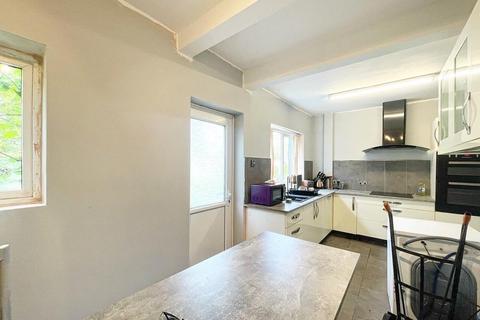 72 Wharncliffe Road, Wakefield, WF2 7QA