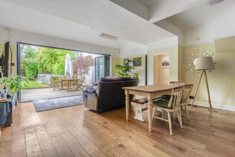 109 Tudor Avenue, Worcester Park, KT4 8TU