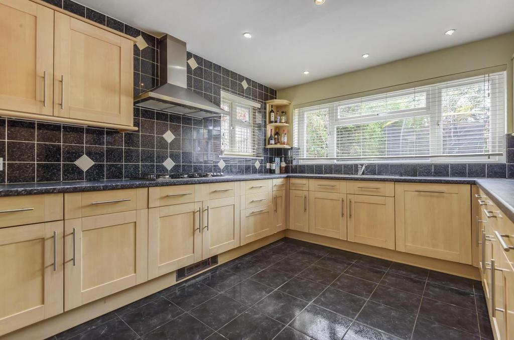Tudor Avenue, Worcester Park 5 bed semidetached house £925,000