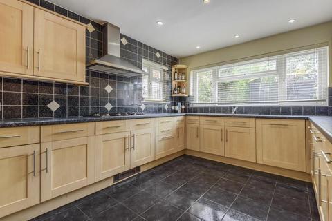 109 Tudor Avenue, Worcester Park, KT4 8TU