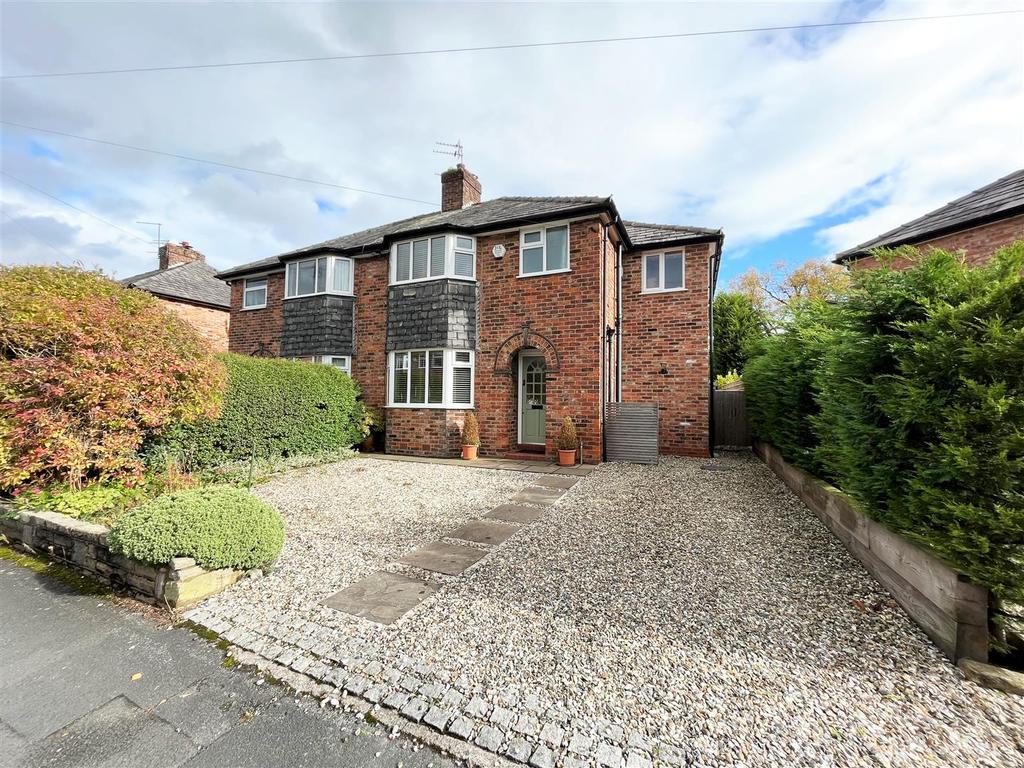 Buckingham Road, Wilmslow 3 bed semidetached house £575,000