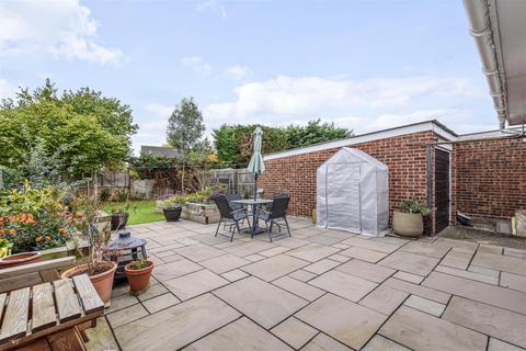 32 Bridle Drive, Clapham, Bedford, MK41 6BB