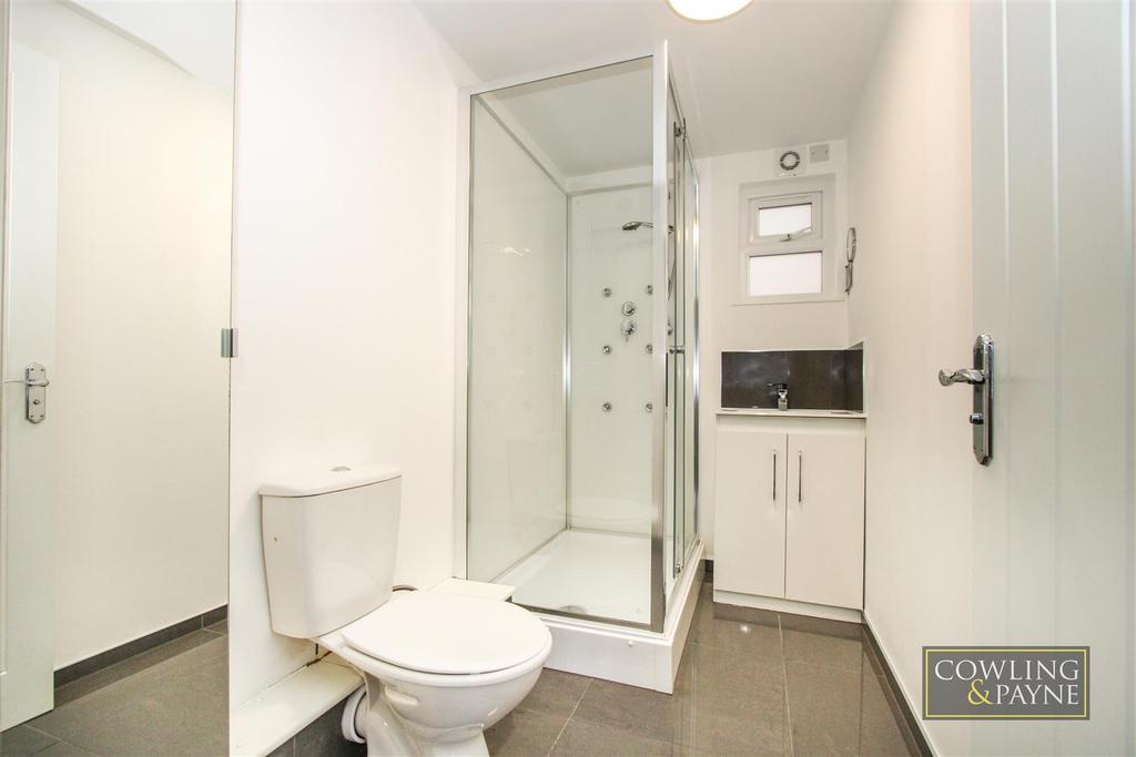 Bakers Court, Hodgson Way, Wickford 1 bed apartment £200,000