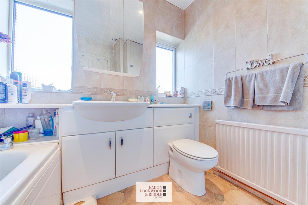 Bathroom 1.2.jpg